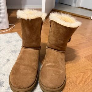 UGG Bailey Button Boots - Chestnut